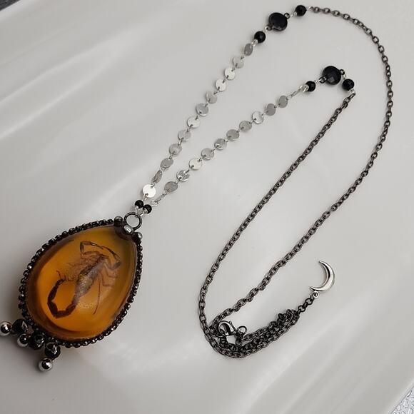 Amber Scorpion Necklace - Picture 4 of 7